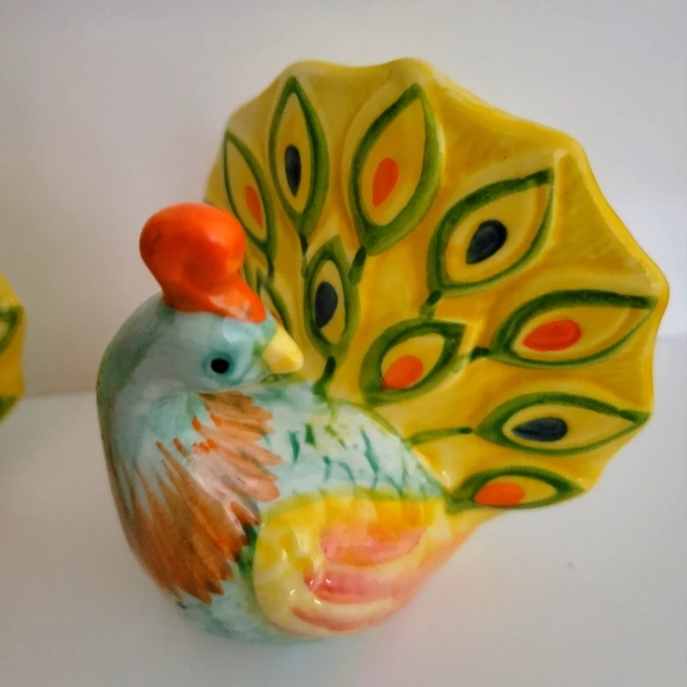 Pier 1 Peacock bird salt pepper shaker set